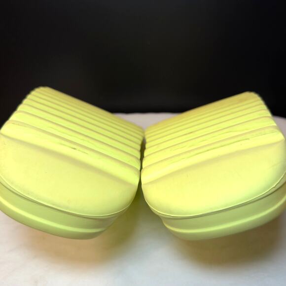 adidas Yeezy Slides “Glow Green” (2021) – GX6138 | 12M